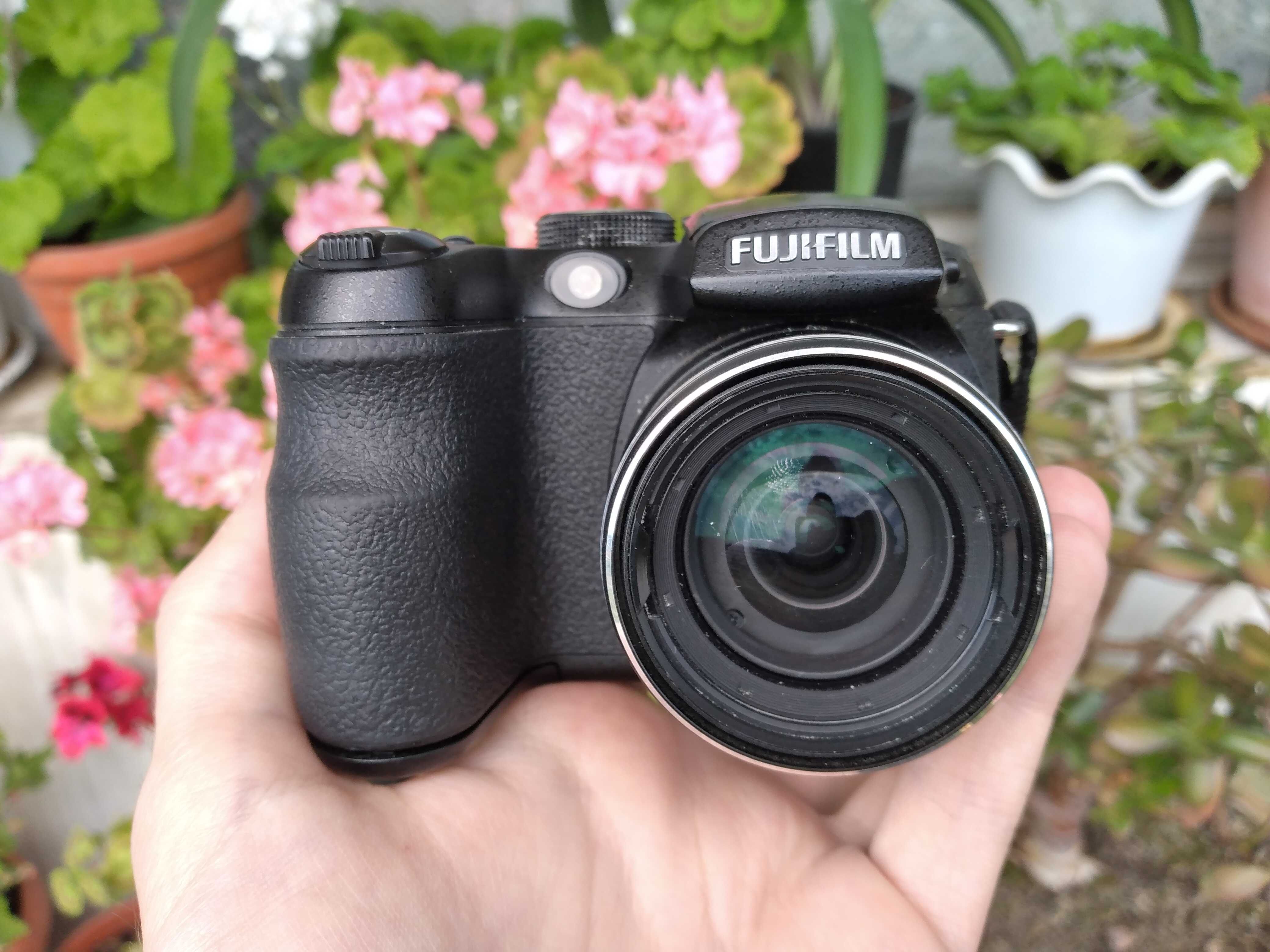 Фотоапарат Fujifilm FInePix S1000fd