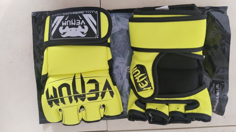 Перчатки для ММА