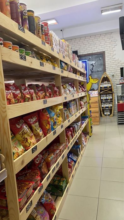 Дървени стелажи за всякакъв вид продукти( за ядки)