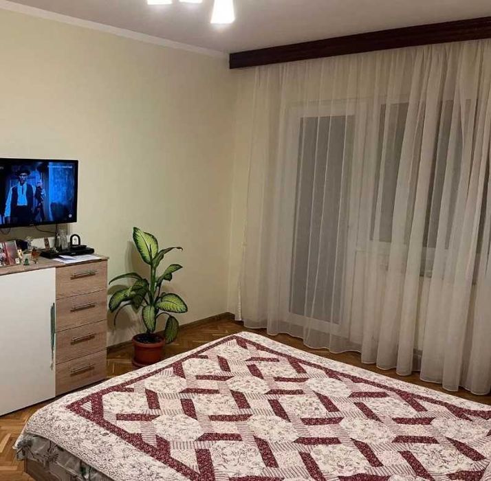 Дава се под наем Тристаен апартамент в Пловдив, Съдийски - 90 кв.м за 346.8 € - Снимка #1