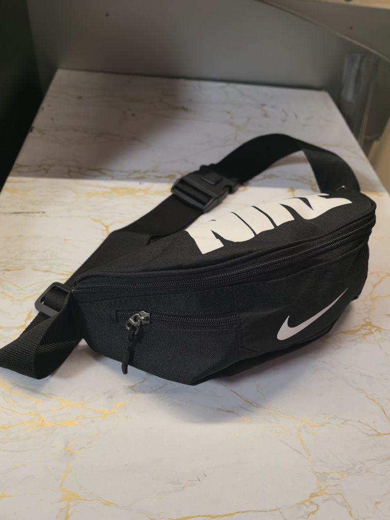 Nike чанта тип банан