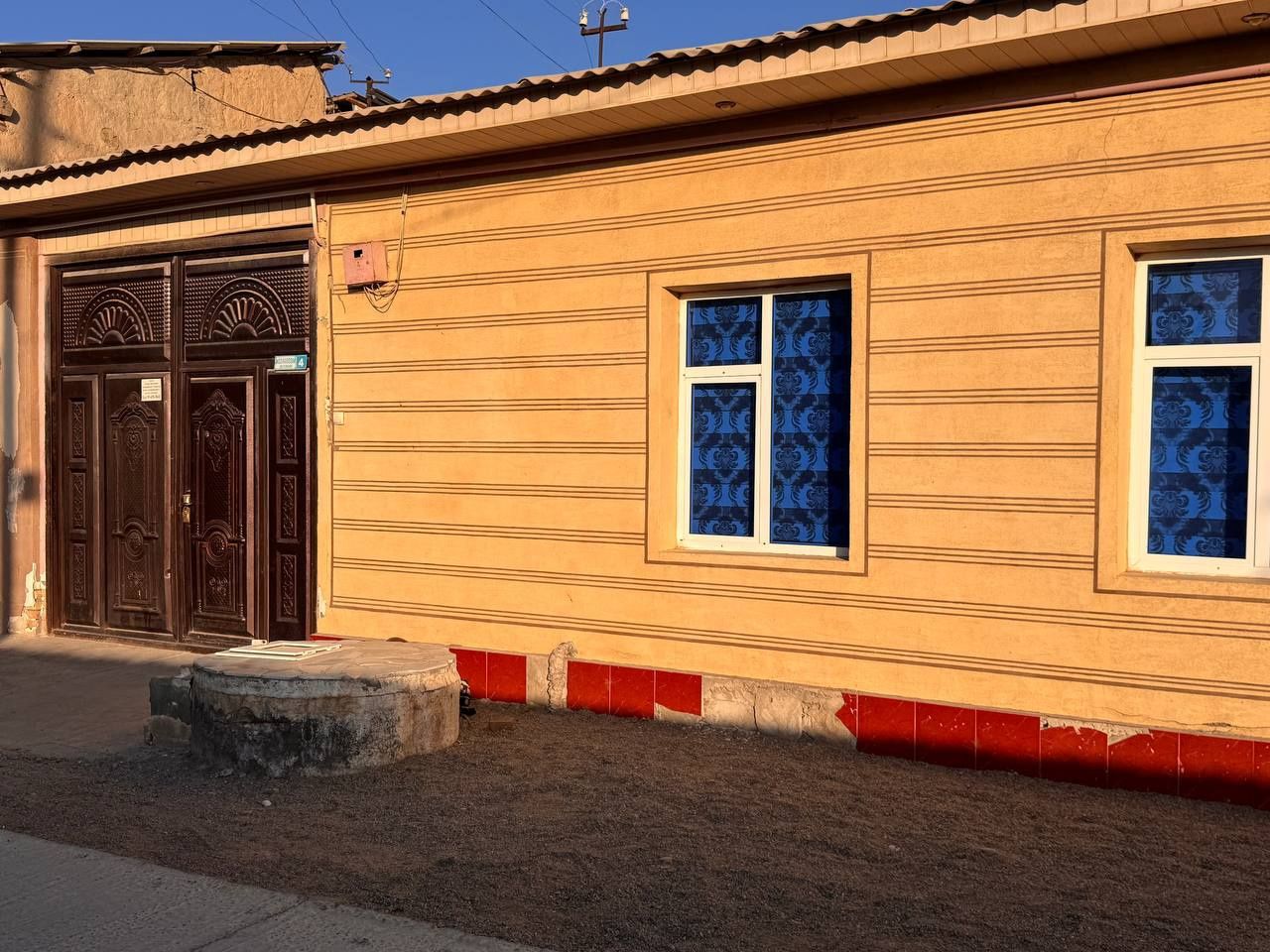 Ховли сотилади хамма нерсалари билан