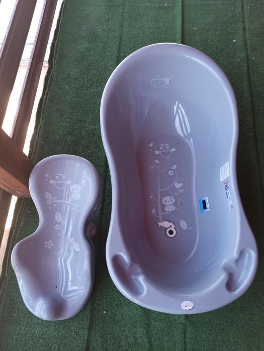 Vand set vanita cu suport scaunel pt bebe