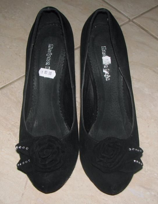 Pantofi noi din catifea mărime 41