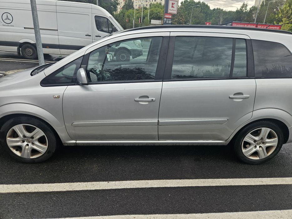 Opela zafira B 2010 1.7 diesel 6 trepte 7 locuri