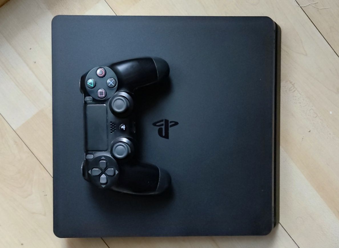 Consola Playstation 4 slim de 500GB + TV cadou