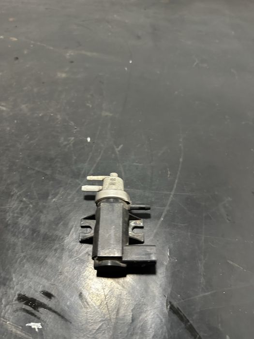 Electrovalva supapa vacuum Volkswagen vw Passat B5.5 Passat B6 1.9 avf