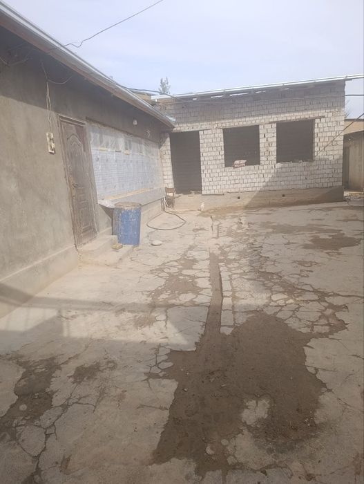 Uy /fema 8 sotix 3 ta xona oshxona