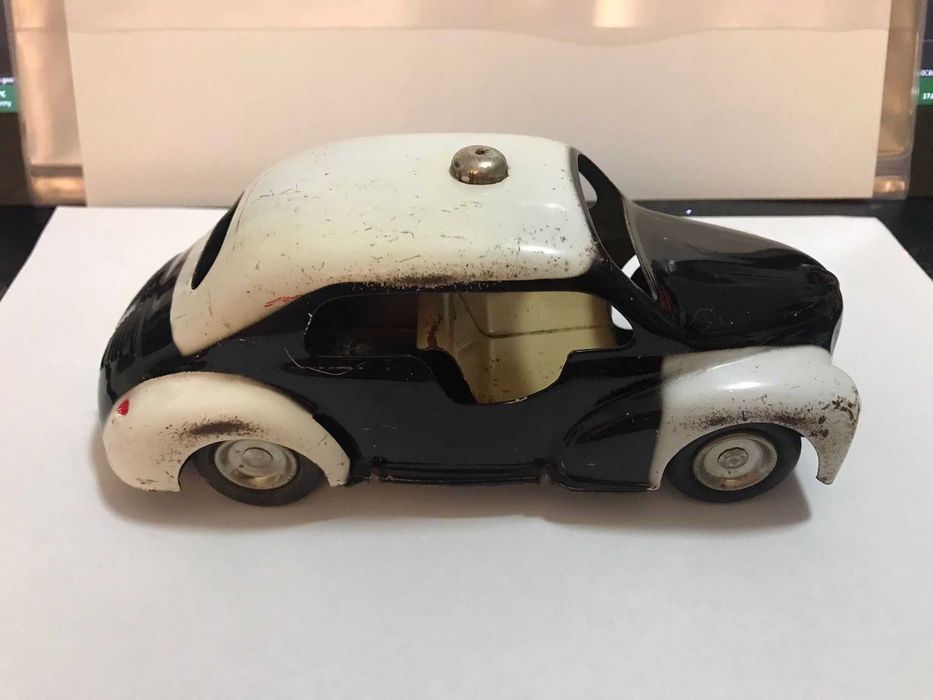 Macheta jucarie veche din tabla RARA Renault 4 CV 1958 Joustra