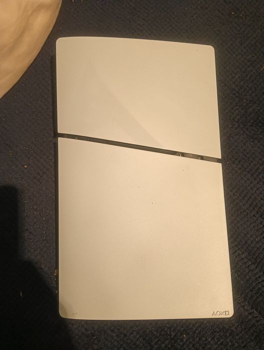 Vând ps5 noua folosita de 3 ori