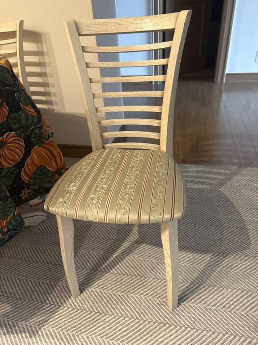 деревянные стулья