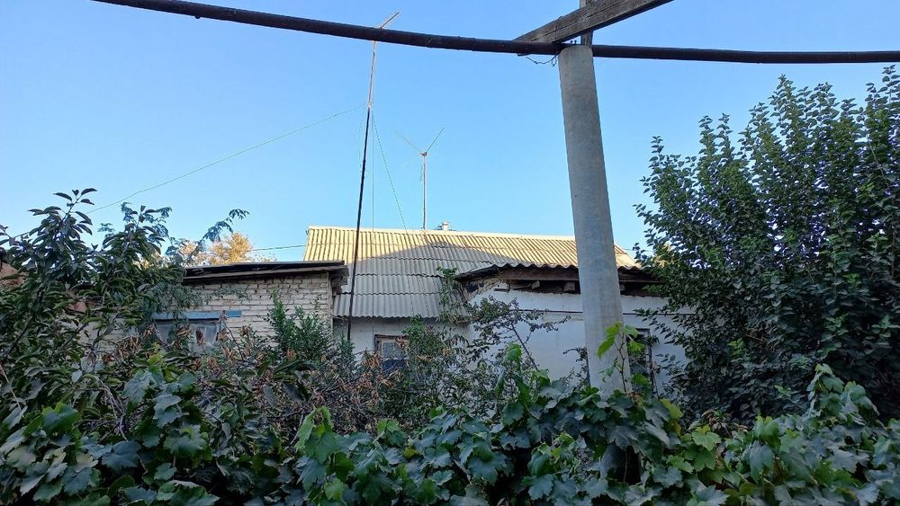Voyenniy garadok. 4sotixli hovli. 800mln kelishiladi. NAVOIY SHAHAR