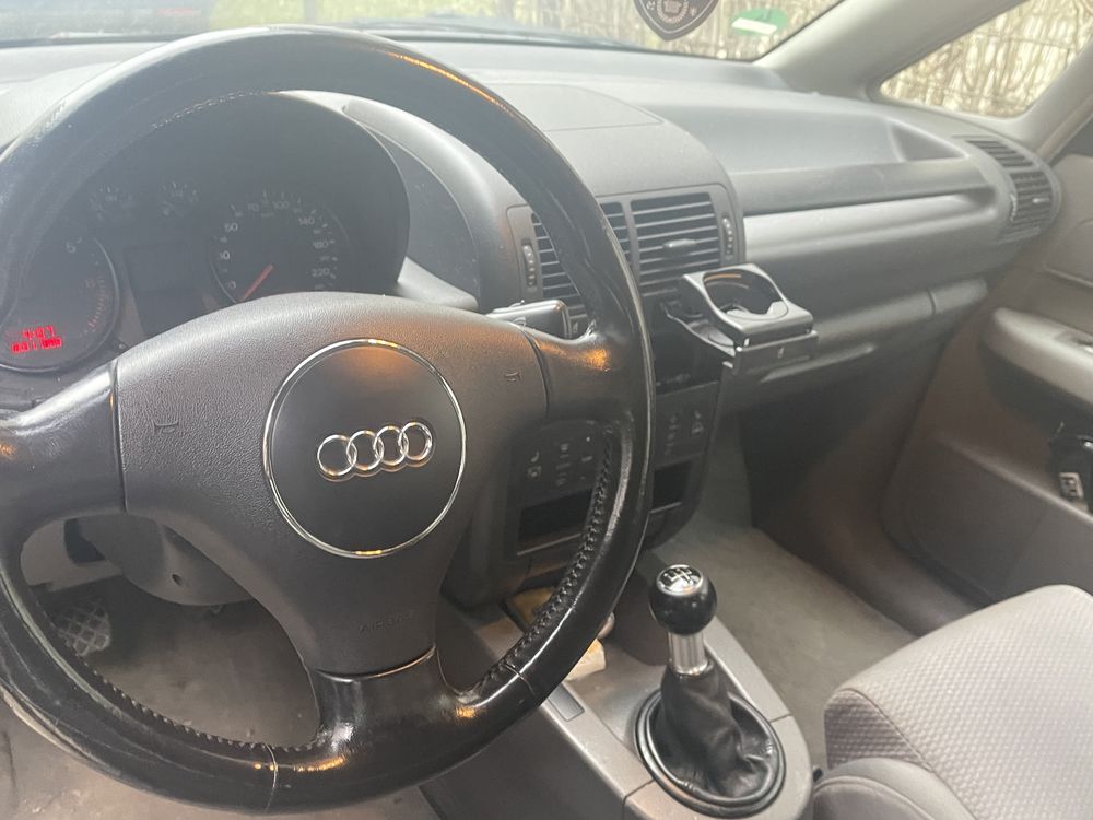 Vand Audi A2 2001