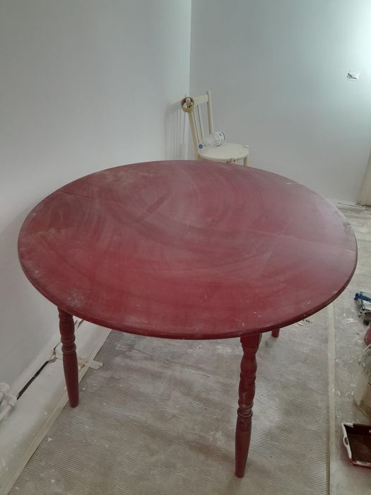 Masa rosie Bonanza si 6 scaun/ biblioteca + dulapuri haine / 2 birouri