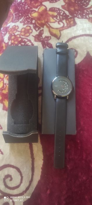 Часы новый подарили