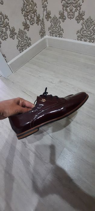 Продам туфли женские, размер 39-40