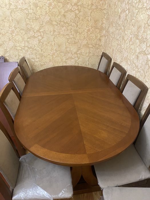 Стол из натурального дерева