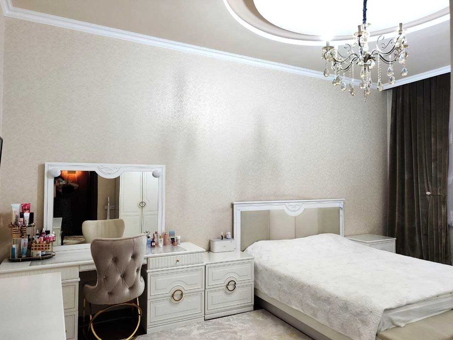 Продаю свою квартиру с цокольным этажом общей квадратурой 185,28 кв.м