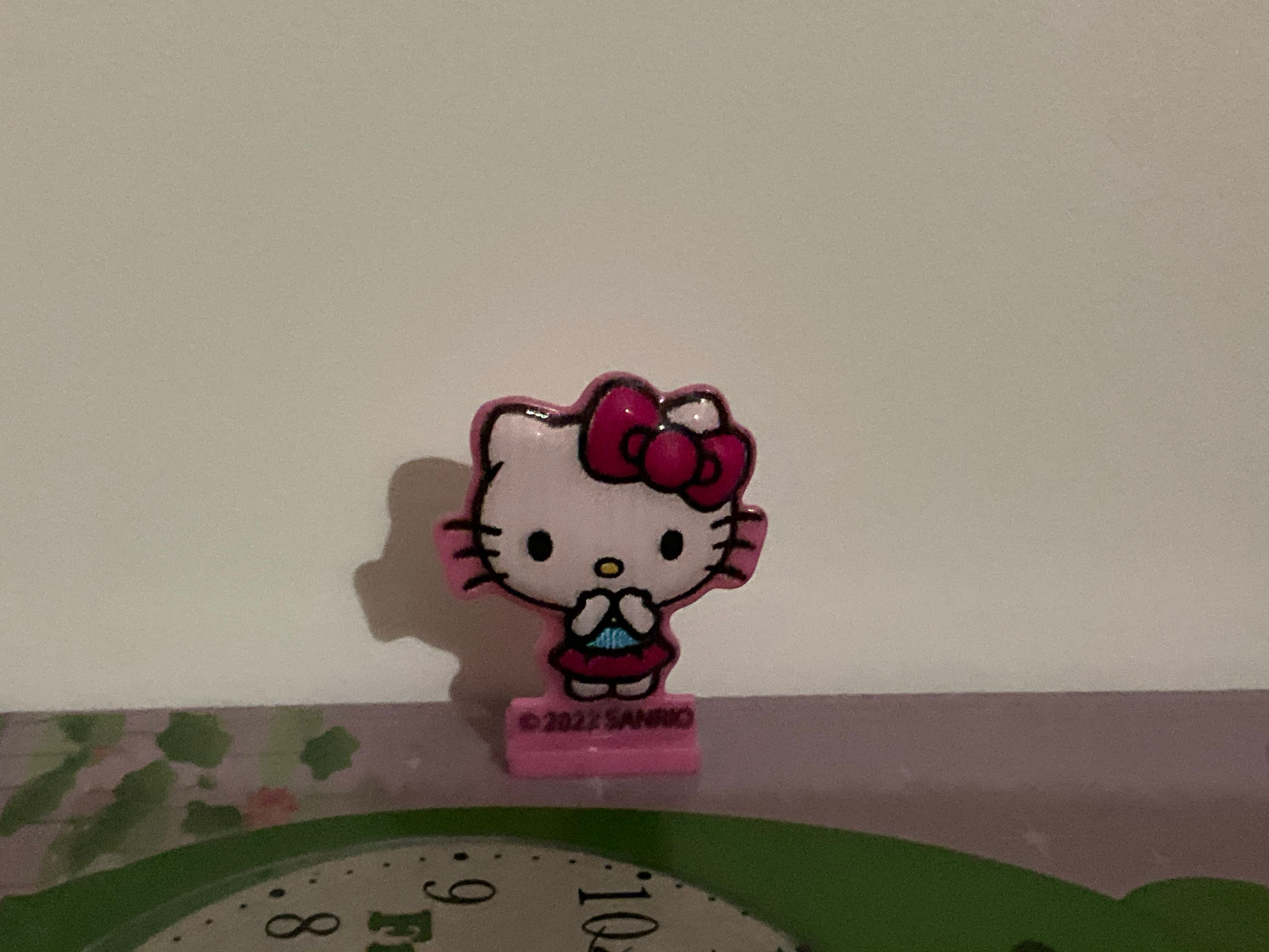 Hello kitty mini figures lot