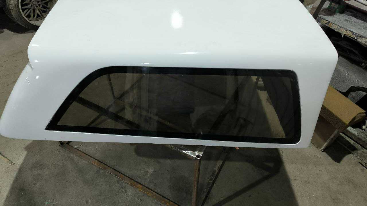 Кунг багажник на Toyota Hilux с 2016 по 22 г цвет белый со стеклами