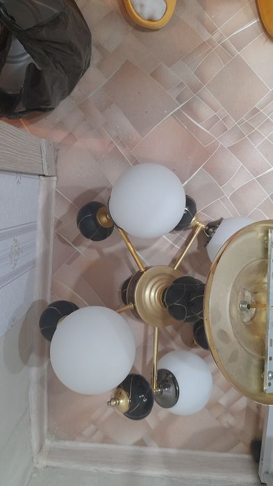 Продам красивую люстру