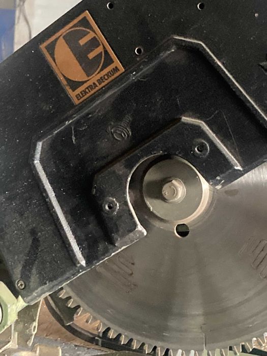 Ръчна Гилотина за рязане Baykal.  Настолен циркуляр немски.