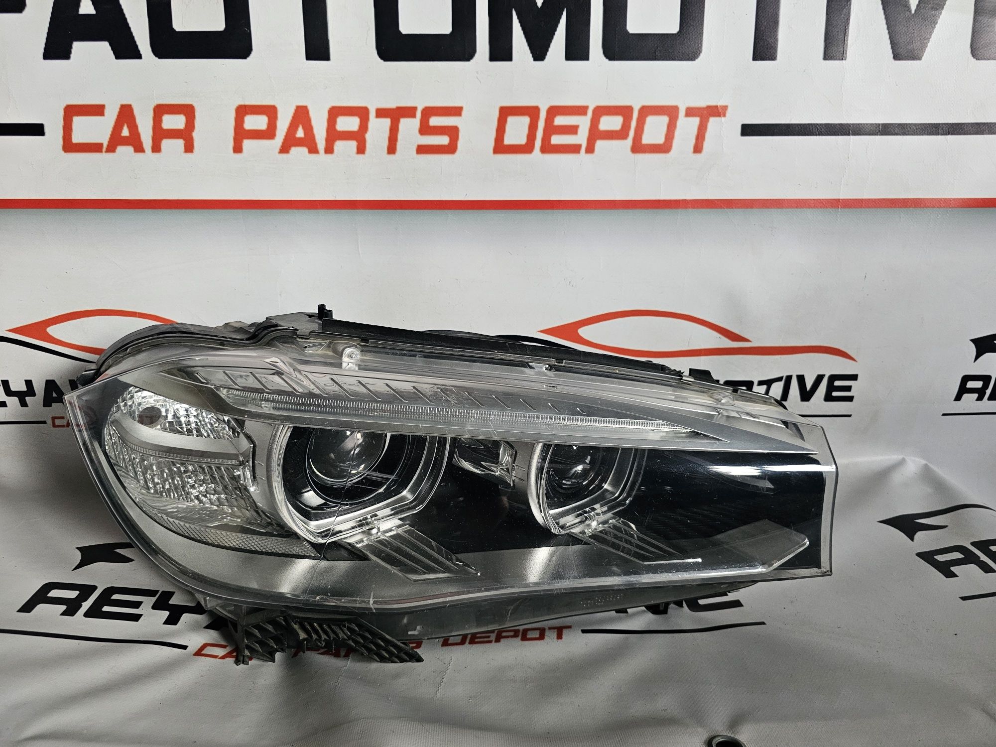 Far dreapta bixenon BMW X5 F15 X6 F16