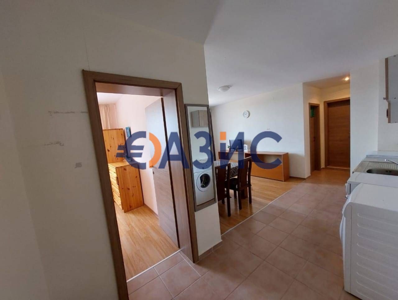 Продава се Тристаен апартамент в к.к. Слънчев бряг - 71 кв.м за 909 €/кв.м - Снимка #2
