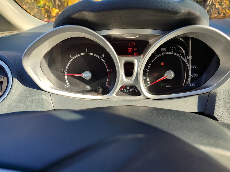 Vând Ford Fiesta Titanium 2010