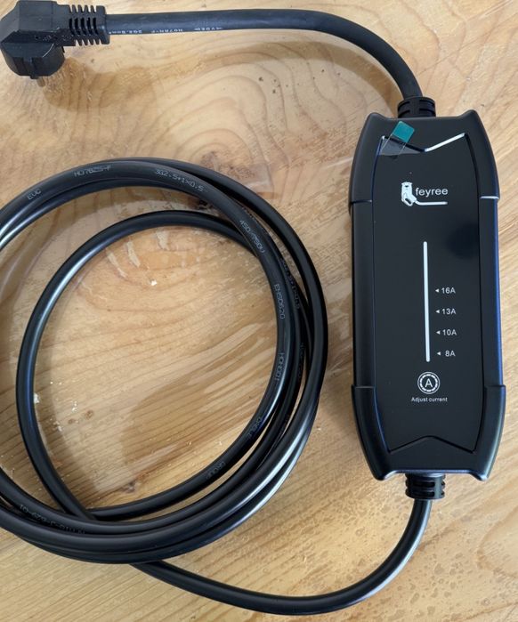 Домашна зарядна станция за електрически автомобил тип 2 / Type 2
Чисто