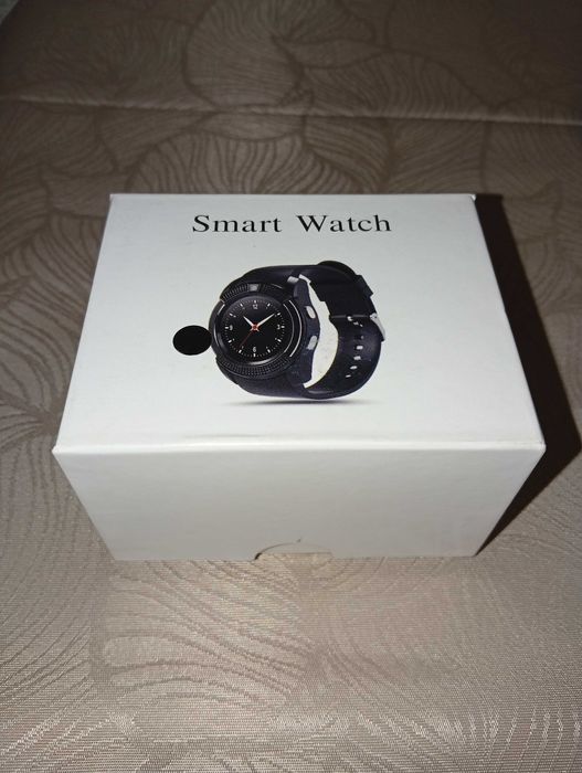 Смарт гривна Huawei и smart watch часовник.