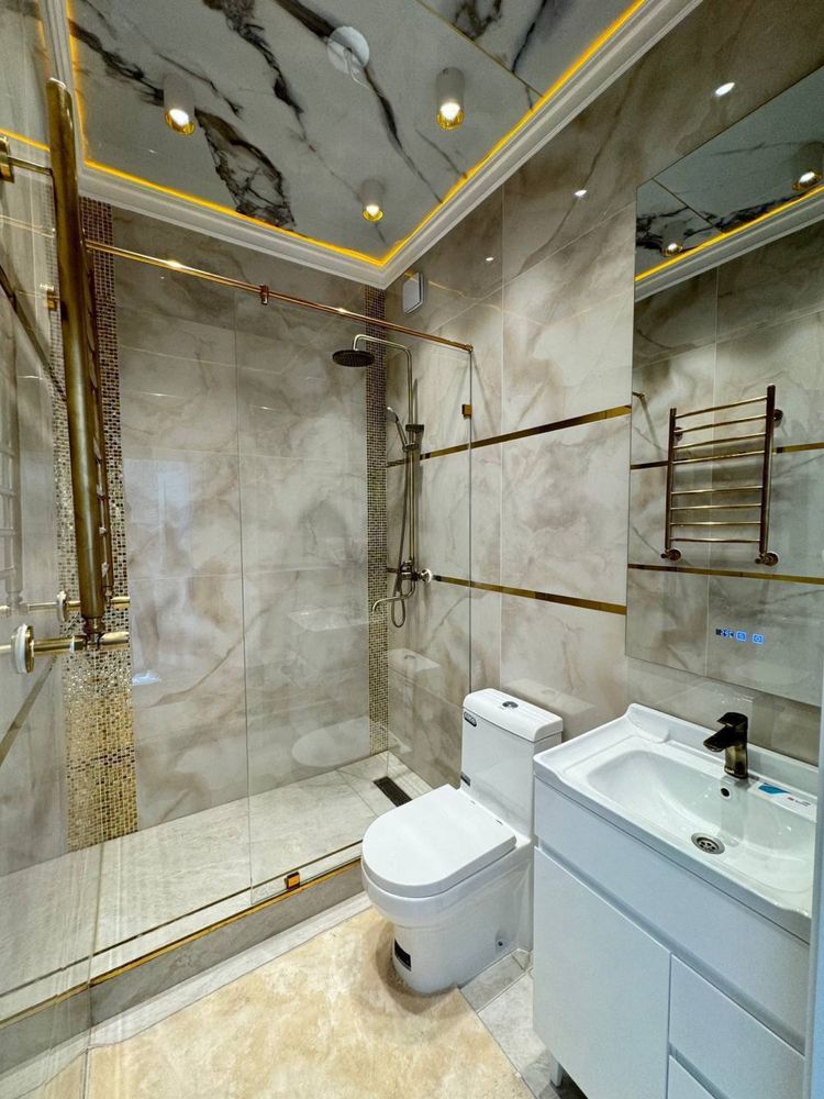 Продаётся  СРОЧНО 5-и ком. кв. Новостройка, 250м2. Алмазарский р-н.
