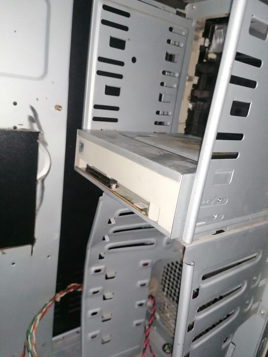 Кутия за офис компютър