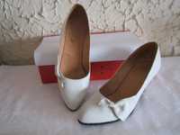 Pantofi   pentrufemei albi, din piele 37 livrare gratuita