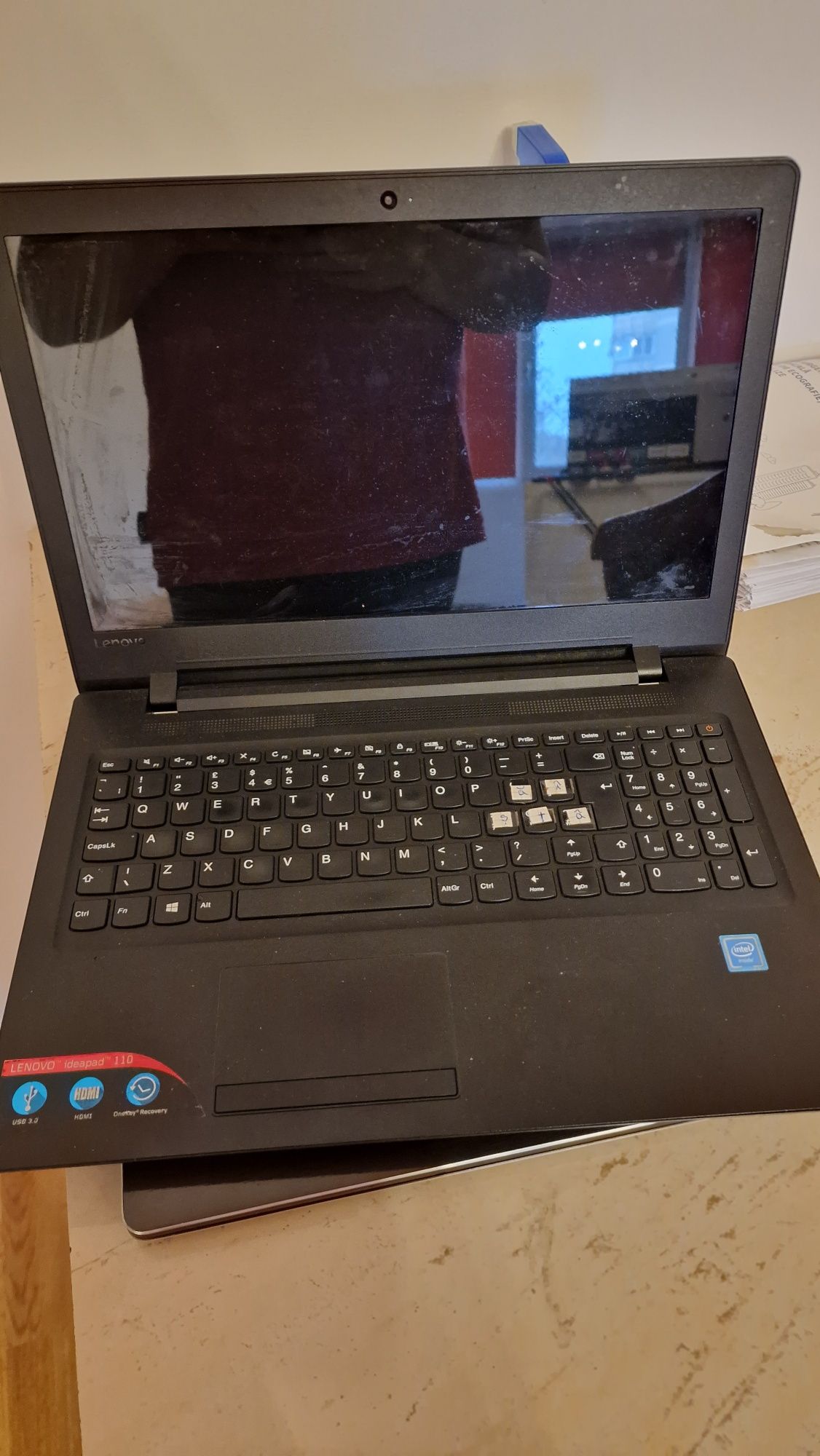 Vând laptop Lenovo