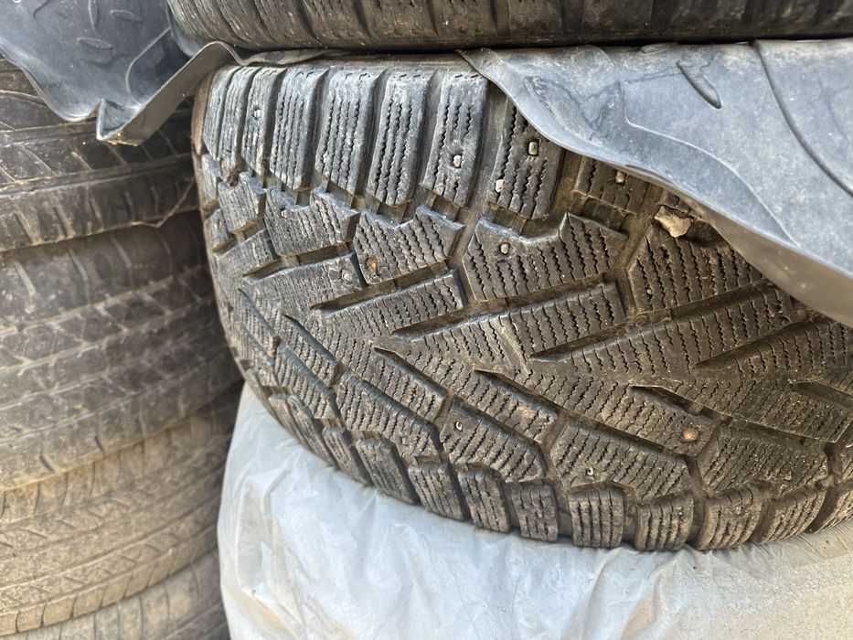 Шины зимние  295/35r21