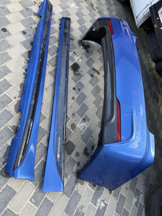 Bara spate BMW M F30 + praguri M OEM