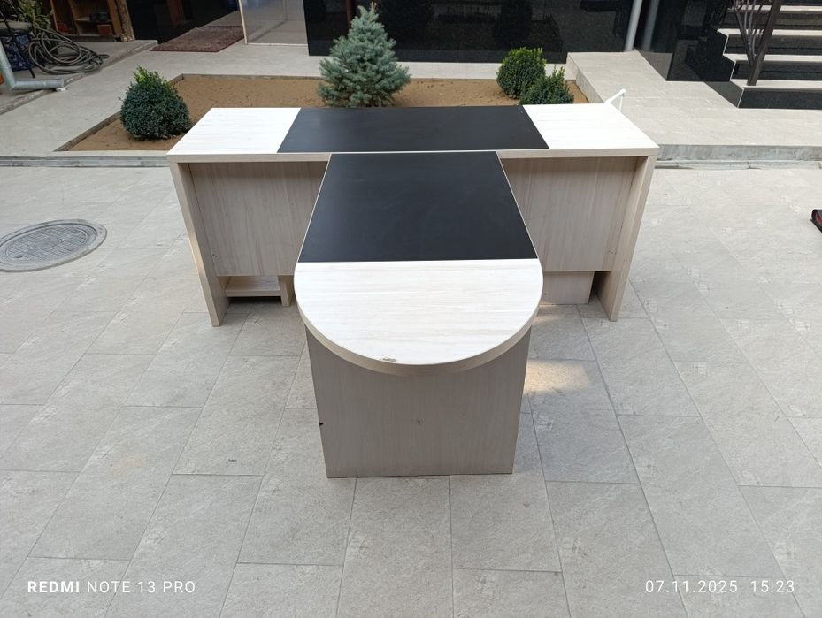 Продам директоский стол