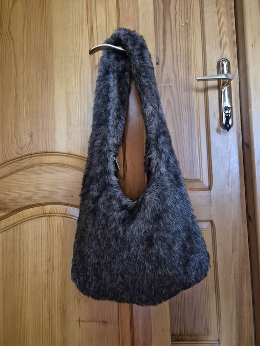 Продам сумку меховую