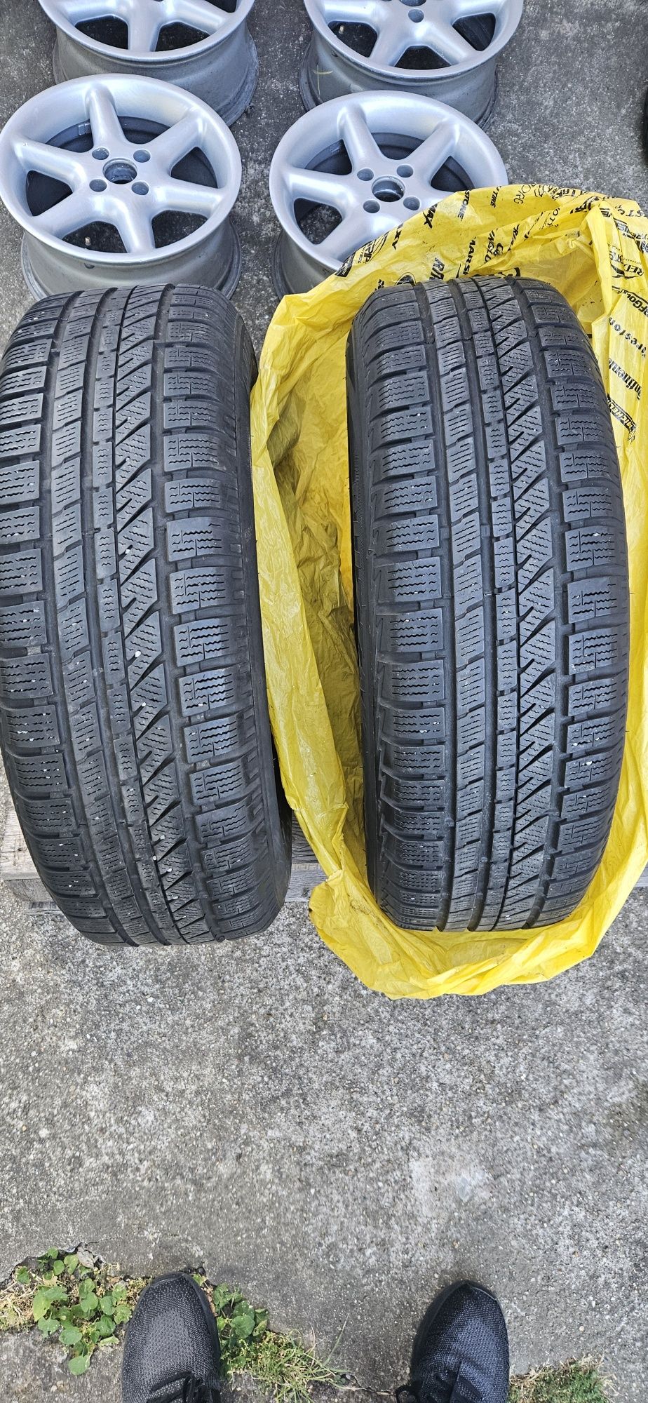 215/65/16 bridgestone blizzak 7.26 мм 2 бр.