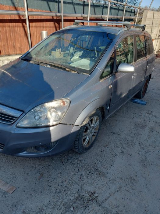 Vand Opel Zafira pt dezmembrat