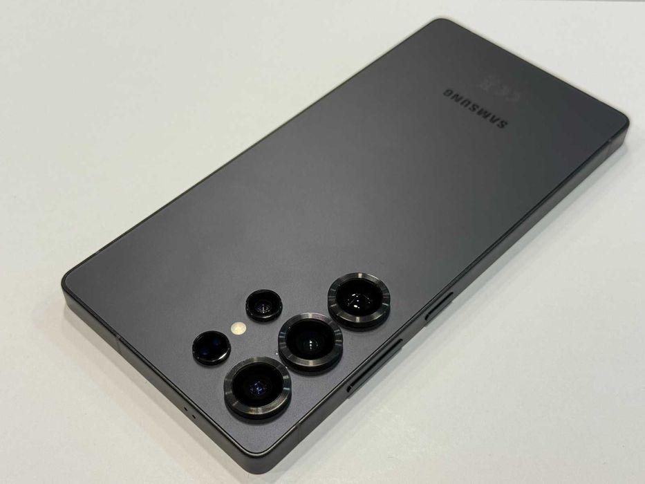 Samsung S25 Ultra – 256GB / 12GB RAM