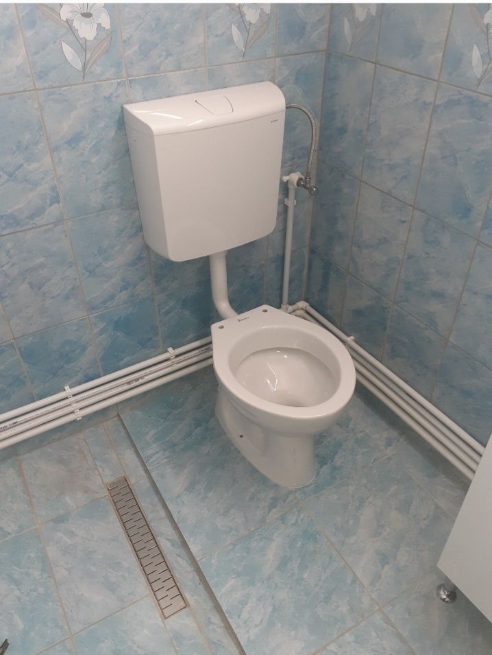 Execut lucrări de instalații sanitare și canalizare