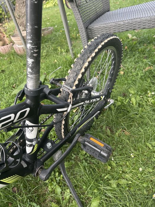 Bicicletă. mountain bike de competitie