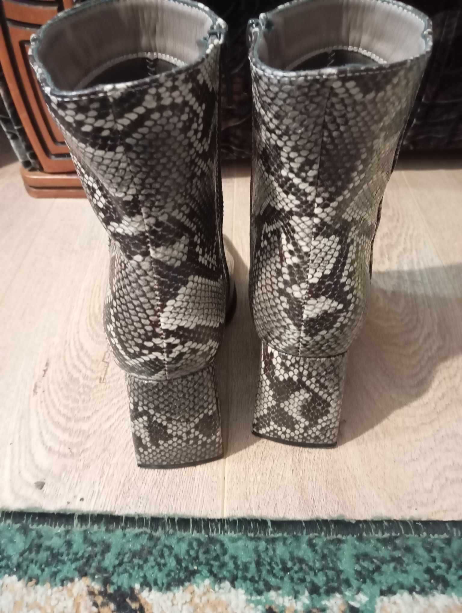 Botine Print piele de șarpe