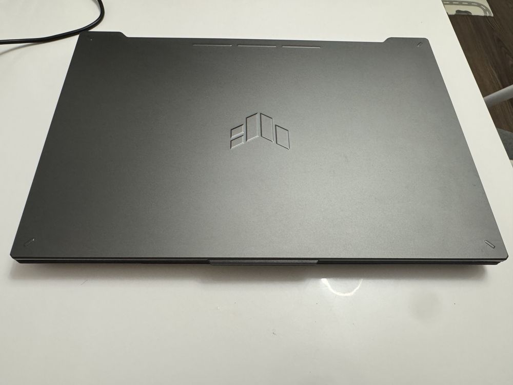 Геймърски лаптоп Asus tuf f17