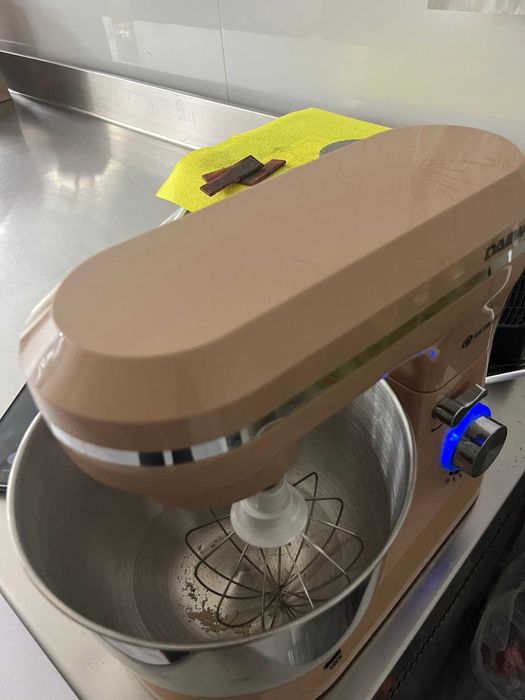 Mixer cu bol Daewoo DHM150R, 1600 W, 10 viteze plus puls, 4,5 L, bol