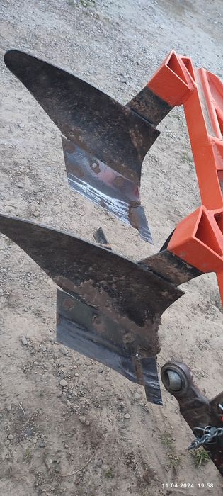 Plug robust pentru tractor!