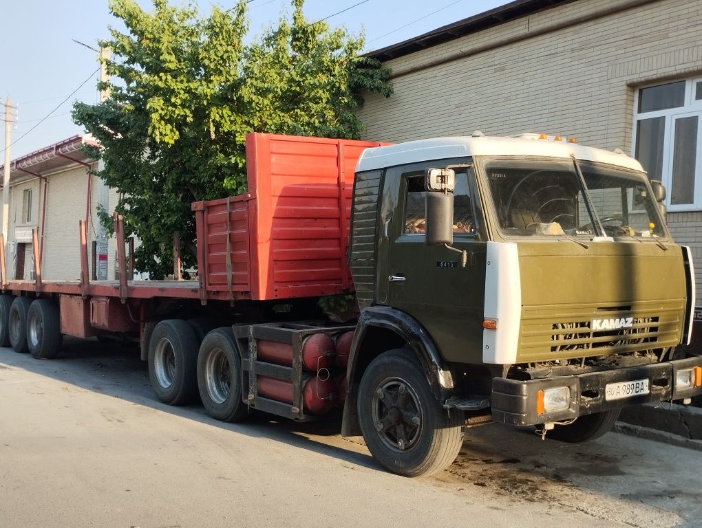 Kamaz ishlab turibdi