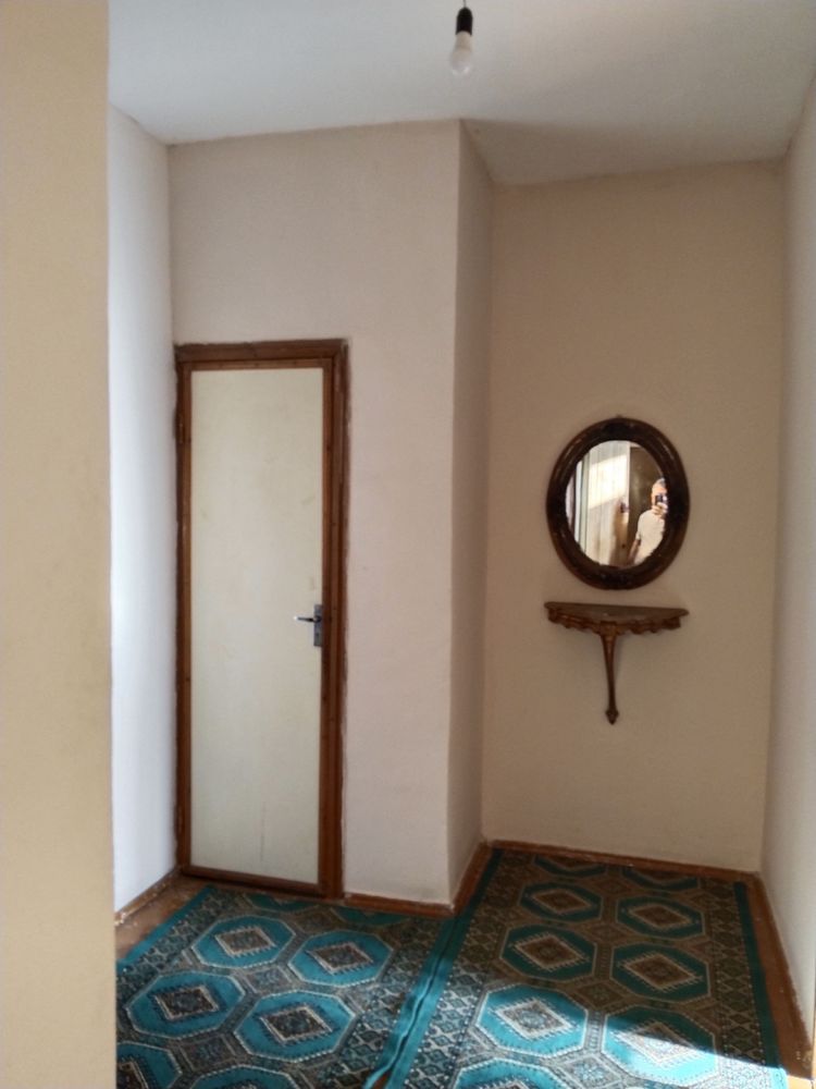 Yunusobod-13. 2/4/5. Balkon 2*6. Srochno prodam kvartiru bez remonta